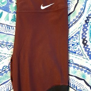 Super cute Nike leggings